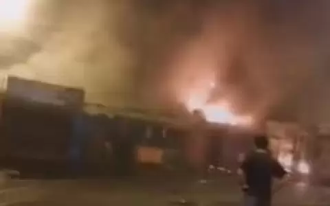 Nuevo incendio en el mercado 4 afecta a tienda de ropas