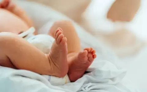 Padre denunci� negligencia m�dica que le cost� la vida a su beb�