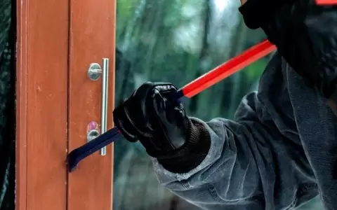 Joven intent� robar en la casa de su propia madre