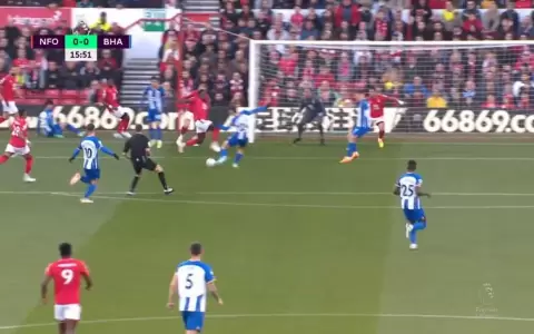 �Estuvo cerca! Keylor Navas le neg� el gol a Julio Enciso