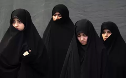 El r�gimen iran� expulsar� a las estudiantes que no usen hiyab en los centros educativos