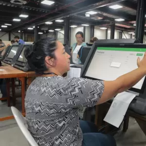 DNCP suspende alquiler de m�quinas de votaci�n ante indicios de direccionamiento