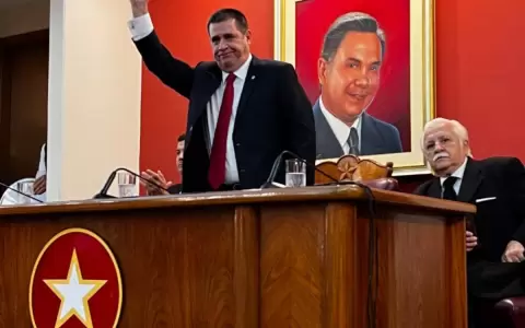 Presidente de Seccional colorada exige renuncia de Cartes mediante una carta abierta
