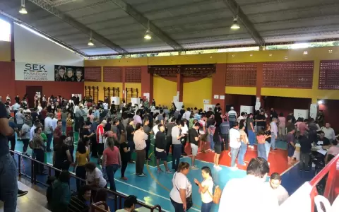 Alegre denunci� presencia de personas armadas en escuela de Canindey�