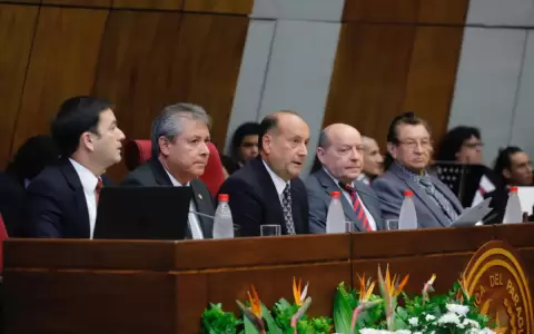 Gustavo Santander fue "una gran y positiva" elecci�n, dice presidente del Senado