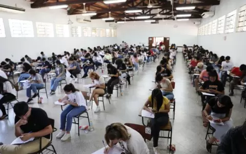 Refuerzan inversi�n para la juventud paraguaya y otorgan m�s de 3.000 becas