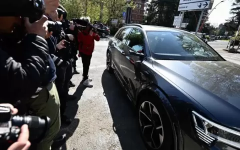 Italia: Berlusconi sufre una leucemia mieloide cr�nica y su estado es grave