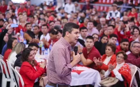 Pe�a propone educaci�n financiera y cooperativismo como materias en la escuela