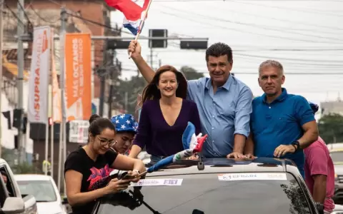 Alegre centra sus propuestas en pol�tica energ�tica, lucha contra la mafia y la corrupci�n