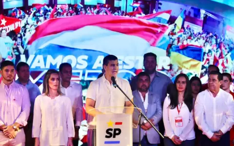 Pe�a: �Hoy elegimos un Paraguay que planee su futuro o que navegue en la improvisaci�n�