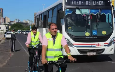 Choferes de micros se pondr�n �en los zapatos� de los ciclistas urbanos