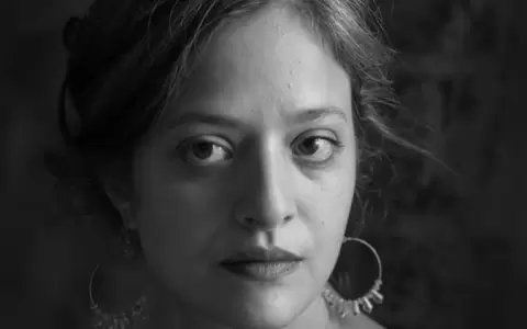 Lectura po�tica con �zlem �zg�l D�ndar en el ICPA-GZ