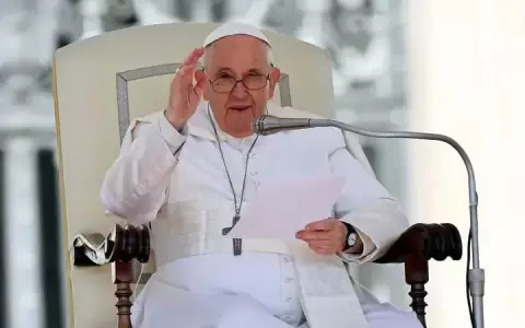 El papa Francisco permite por primera vez que mujeres voten en un s�nodo de obispos