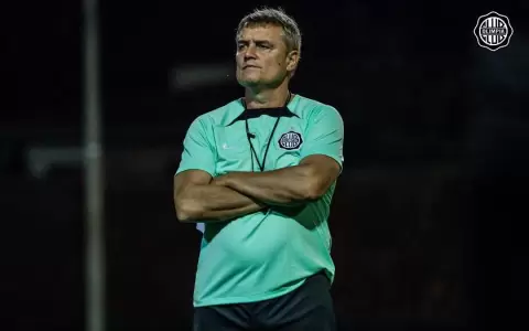 Diego Aguirre perfila varios cambios para enfrentar a Luque�o