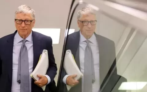 Bill Gates dijo que en 18 meses los chats de IA ense�ar�n a leer a los ni�os