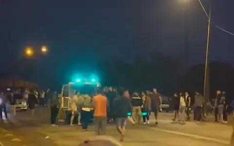 Manifestantes descontrolados impiden el paso de ambulancias