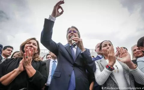 Guillermo Lasso firma decreto de reforma tributaria tras �muerte cruzada�