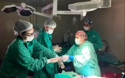 Hospital de Cl�nicas realiza implante coclear a paciente con sordera progresiva