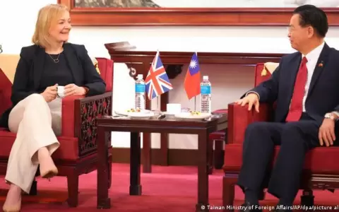 "Taiw�n es de gran importancia para Europa", asegura Liz Truss en Taip�i