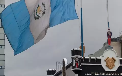 Suspenden en Guatemala candidatura presidencial de l�der en encuestas