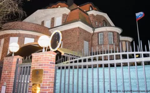 Alemania cierra cuatro consulados rusos en su territorio