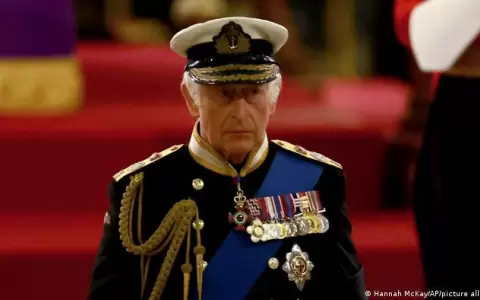 Ind�genas exigen a Carlos III disculpas por "siglos de racismo"