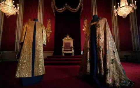 Coronaci�n de Carlos III: anillos, espadas y carruajes de oro, todos los elementos que usar� el rey