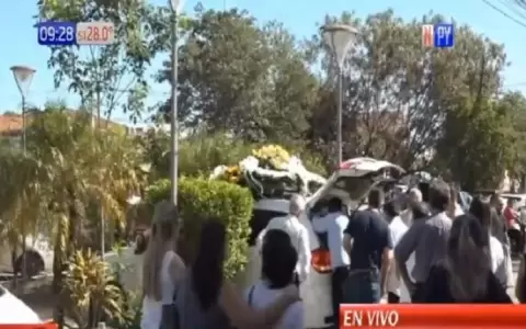 Triste despedida: �ltimo adi�s a la directora asesinada en Colonia Independencia