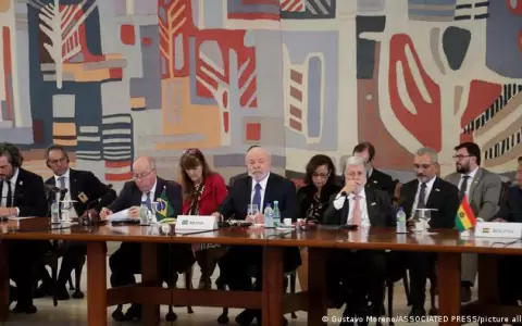 Lula propone "mercado energ�tico" suramericano e integraci�n "m�s all� de ideolog�as"