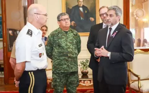 El director del Colegio Interamericano de Defensa de la OEA se reuni� con Abdo Ben�tez en el Palacio