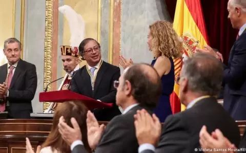 Petro le pide a Espa�a ayudar a sacar a ELN de listas del terrorismo, Pedro S�nchez lo considera �prematuro�