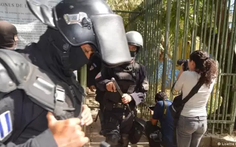 Represi�n sistem�tica de la prensa en El Salvador