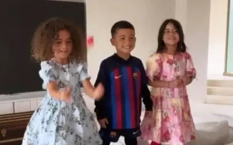 El hijo de CR7 sorprende con la camiseta del Barcelona