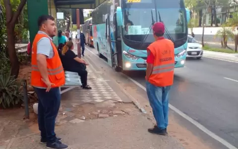 Piquetes y reguladas: pasajeros debieron esperar hasta 4 horas para subirse a un bus