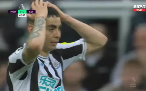 El ins�lito gol que se perdi� Miguel Almir�n ante Leicester City