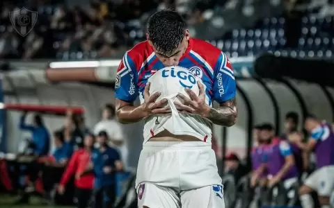 Robert Morales es duda para el Supercl�sico