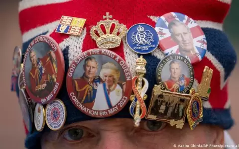 Chocolates, juguetes y m�s: homenajes en la coronaci�n del rey Carlos III