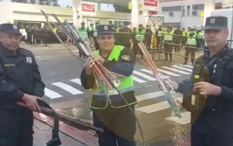 Incautan machetes, picanas, palos y varillas en poder de adherentes de Payo Cubas cerca del TSJE