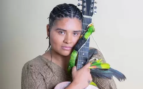 Bianca Orqueda act�a en "El bosque de los artistas"