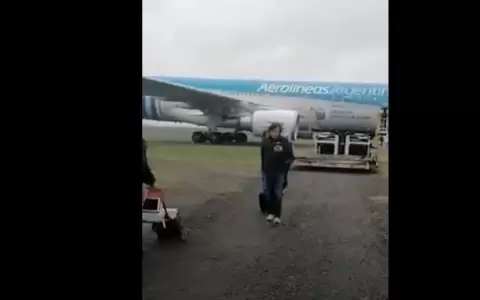 Amenaza de bomba en Ezeiza: evacuaron un avi�n de Aerol�neas Argentina que iba a Miami