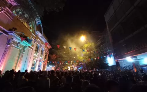 Cien mil personas dieron brillo al microcentro capitalino