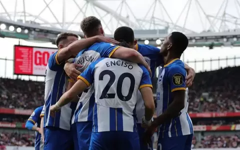 Julio Enciso y Brighton sirven en bandeja el t�tulo a Manchester City