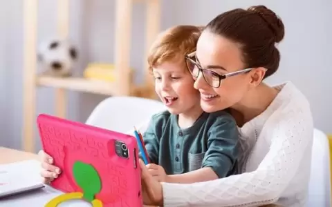Madres vs. tecnolog�a: cuando la crianza se debate entre las pantallas y el ocio saludable