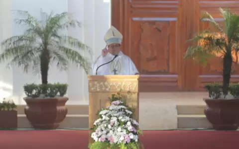 Monse�or Valenzuela hizo un llamado para promover una comunicaci�n comprometida y pac�fica