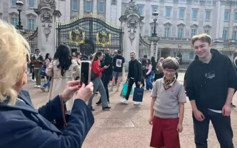 Las calles de Londres ya palpitan la coronaci�n de Carlos III, el �eterno� pr�ncipe de Gales