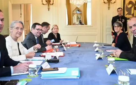 Francia: inflaci�n, salarios y reforma de las jubilaciones enfrentan a los sindicatos con el gobierno de Macron