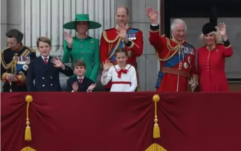 Carlos III presidi� su primer cumplea�os oficial como rey brit�nico