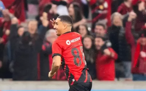 Libertad cae ante Paranaense en partido con pol�mico final