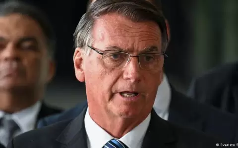 Brasil bloquea cuentas de Jair Bolsonaro por no pagar multa