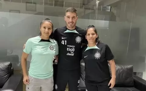 Gast�n Olveira obsequi� guantes a las arqueras franjeadas